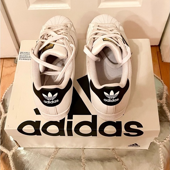 ADIDAS SUPERSTAR BIG GIRL SNEAKERS size 4 1/2 - Picture 3 of 8